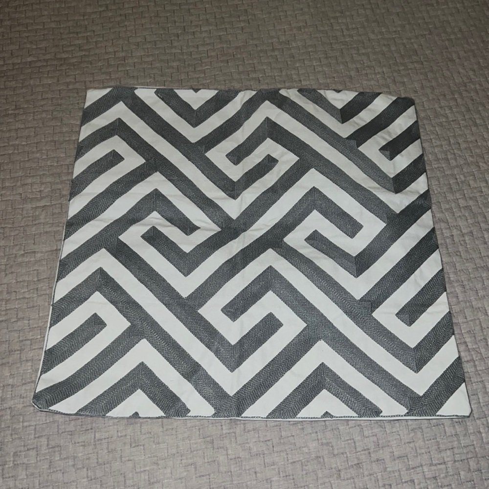 Greek Key pillow cover. 17x17.